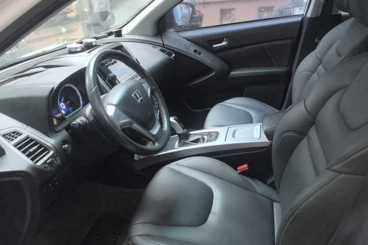 Used Luxgen U6 SUV 2014 2.0T Fashion Edition Left Front Seat
