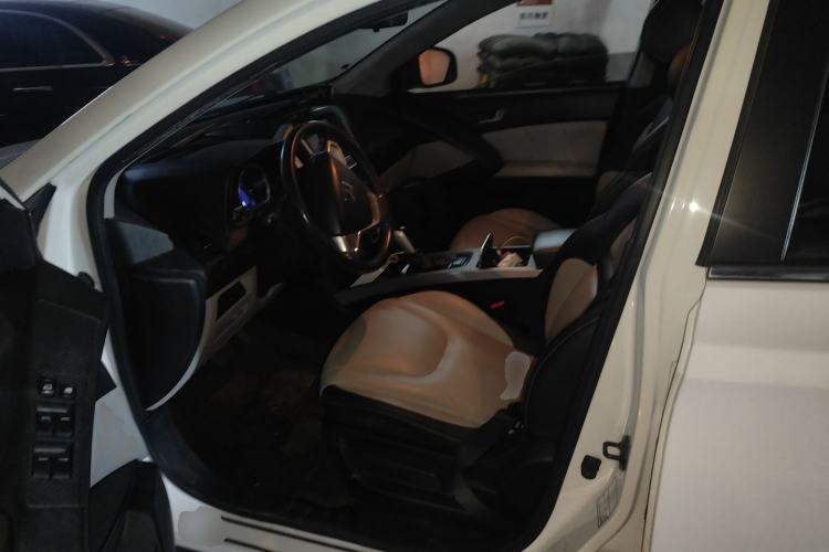 Used Luxgen U6 SUV 2014 1.8T Fashion Edition Left Front Seat