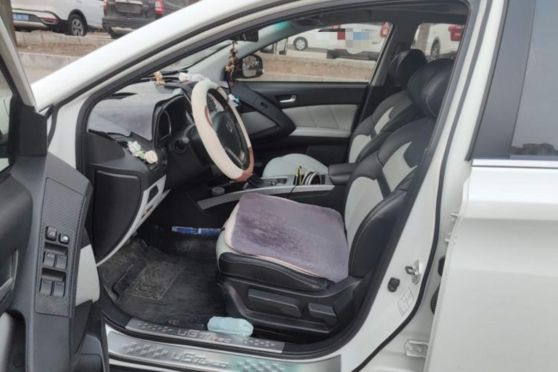 Used Luxgen U6 SUV 2014 1.8T Fashion Edition Left Front Seat