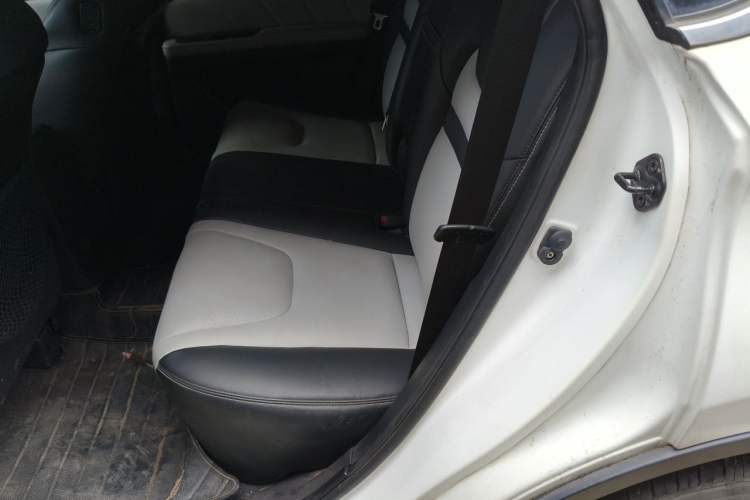 Used Luxgen U6 SUV 2014 1.8T Fashion Edition Left Rear Seat
