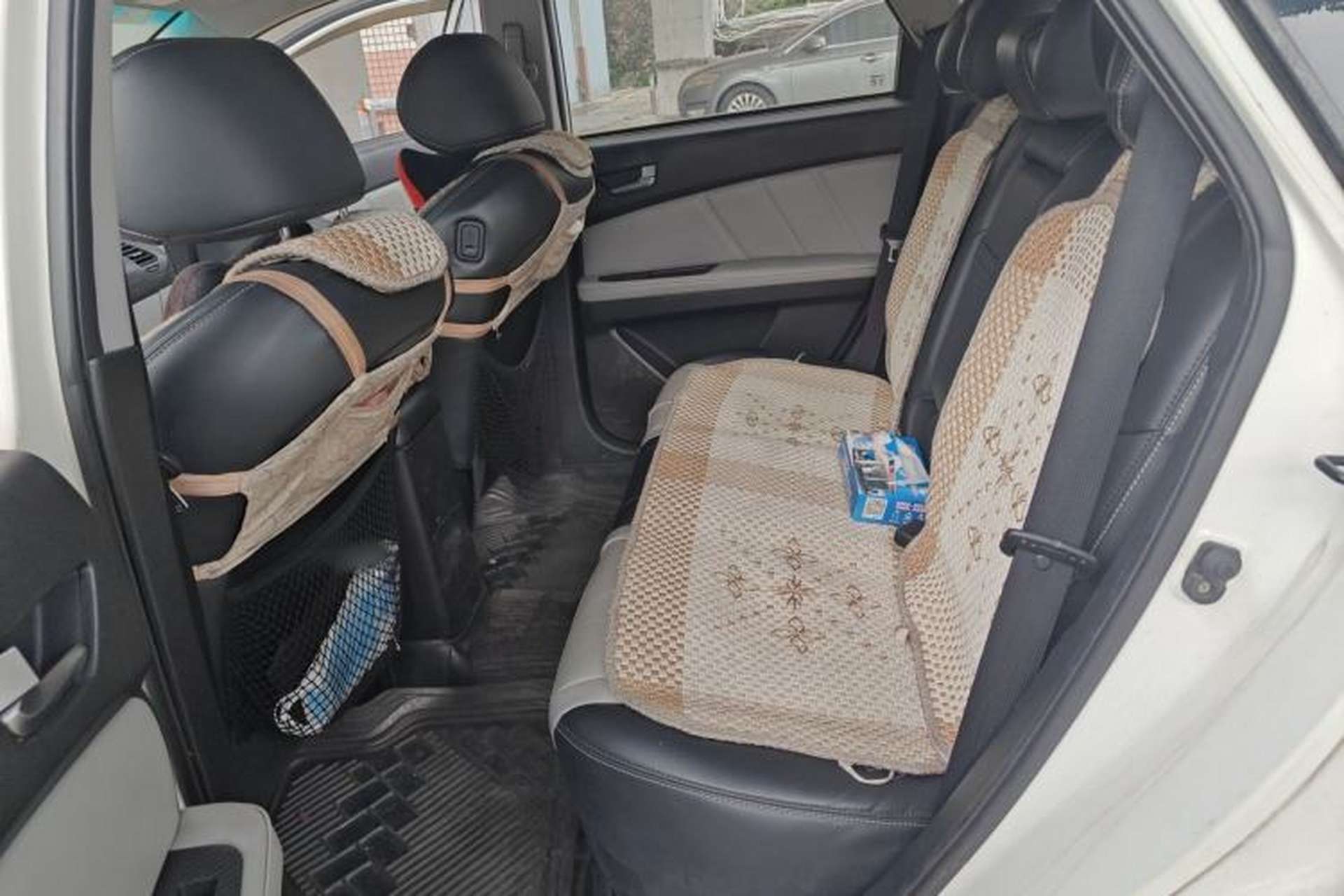 Used Luxgen U6 SUV 2014 2.0T ZhiZun Model Left Rear Seat