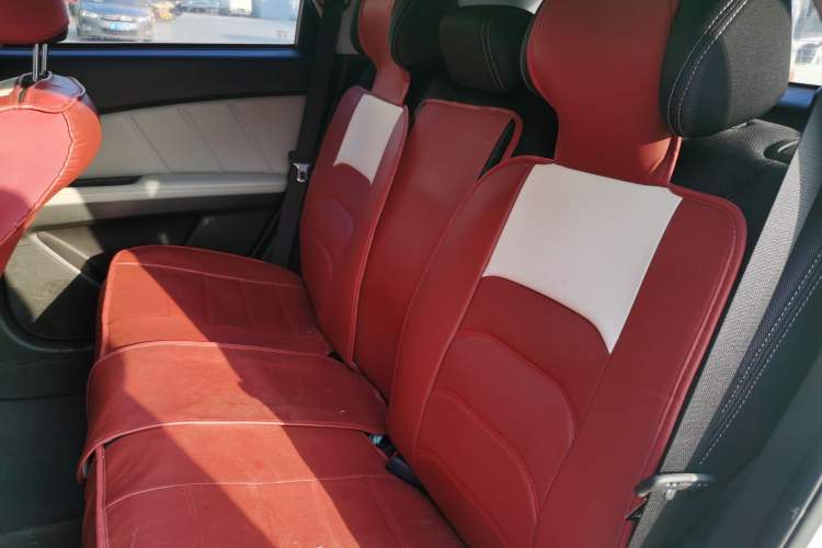 Used Luxgen U6 SUV 2014 1.8T Charm Version Left Rear Seat