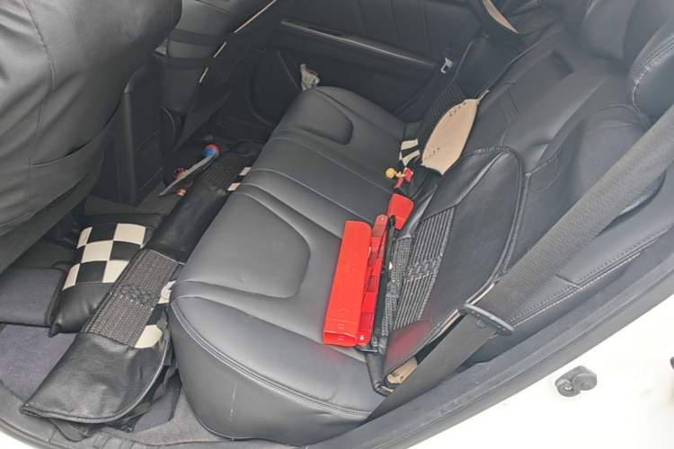 Used Luxgen U6 SUV 2014 1.8T Fashion Edition Left Rear Seat
