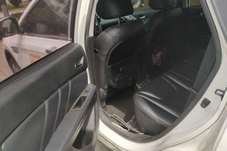 Used Luxgen U6 SUV 2014 1.8T Fashion Edition Left Rear Seat