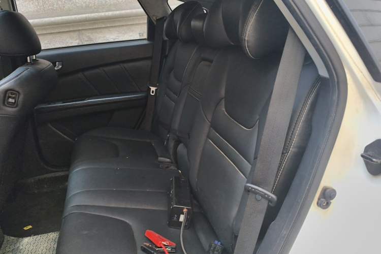 Used Luxgen U6 SUV 2014 1.8T ZhiZun Model Left Rear Seat