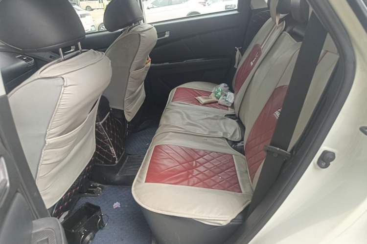 Used Luxgen U6 SUV 2014 1.8T Fashion Edition Left Rear Seat