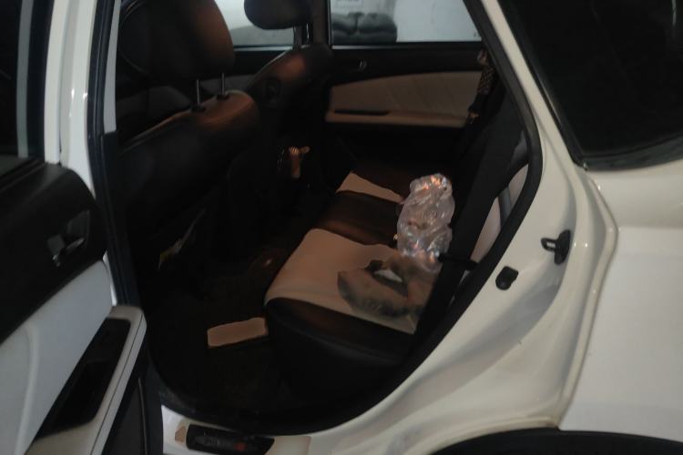 Used Luxgen U6 SUV 2014 1.8T Fashion Edition Left Rear Seat