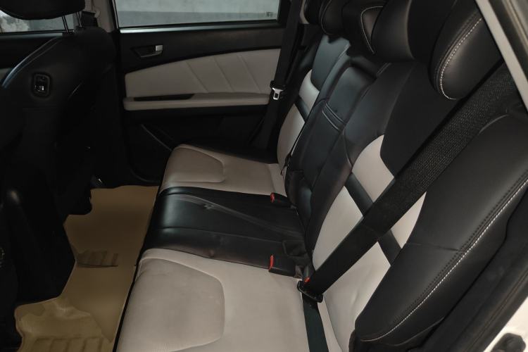 Used Luxgen U6 SUV 2014 1.8T Fashion Edition Left Rear Seat