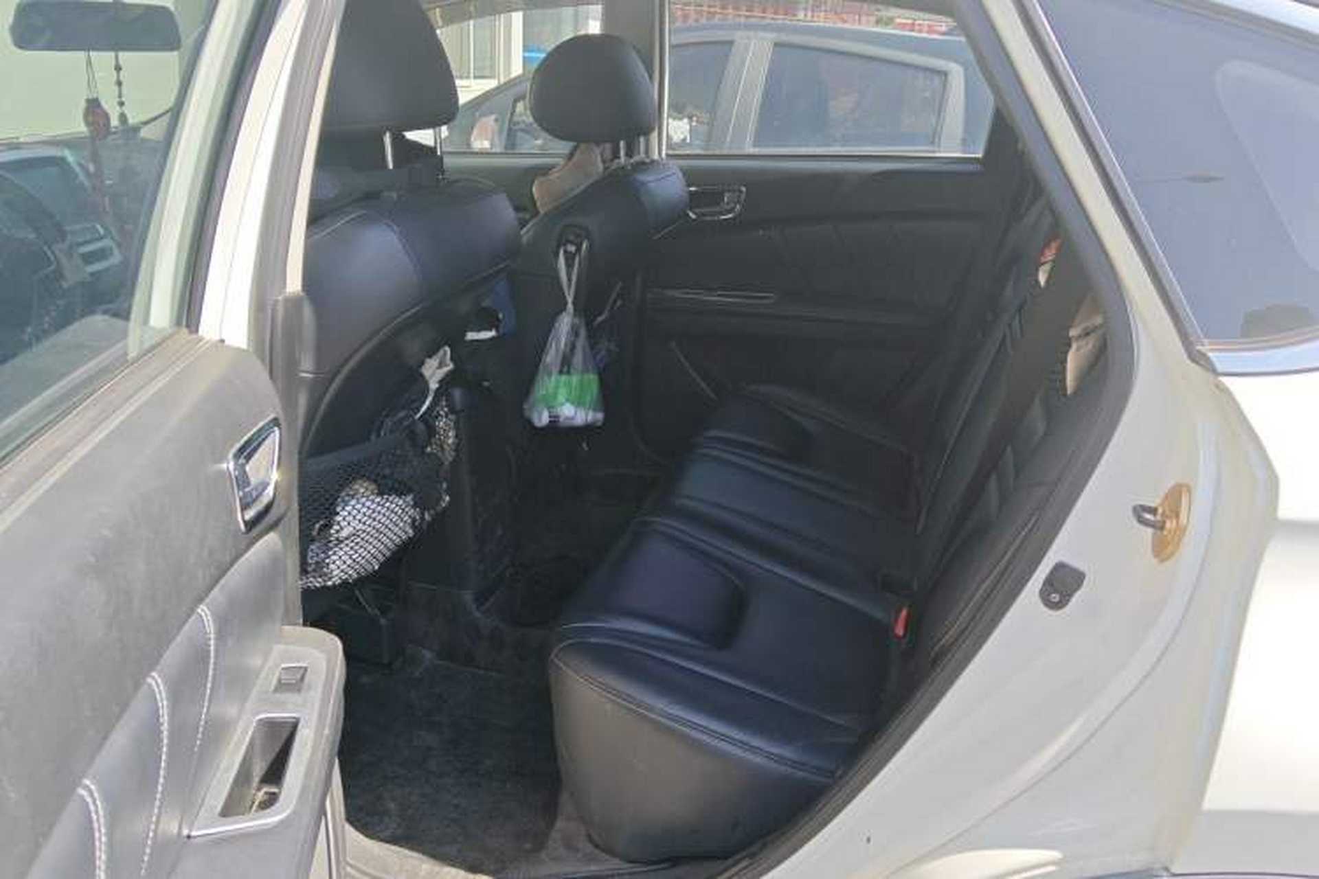 Used Luxgen U6 SUV 2014 2.0T ZhiZun Model Left Rear Seat