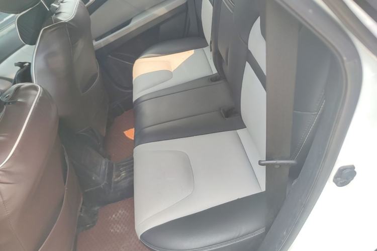 Used Luxgen U6 SUV 2014 1.8T Fashion Edition Left Rear Seat