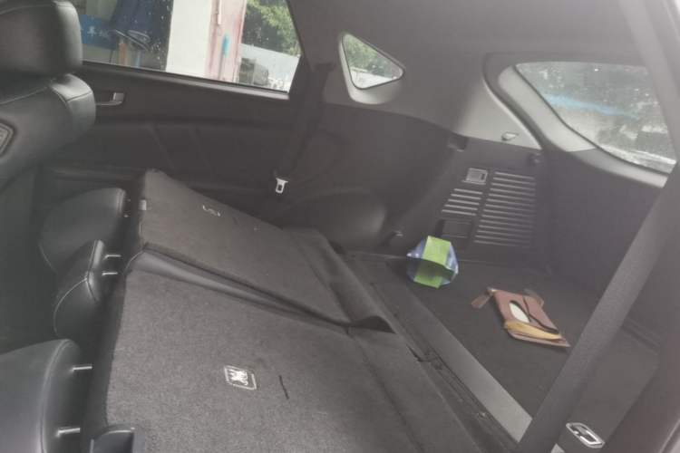 Used Luxgen U6 SUV 2014 2.0T ZhiZun Model Left Rear Seat
