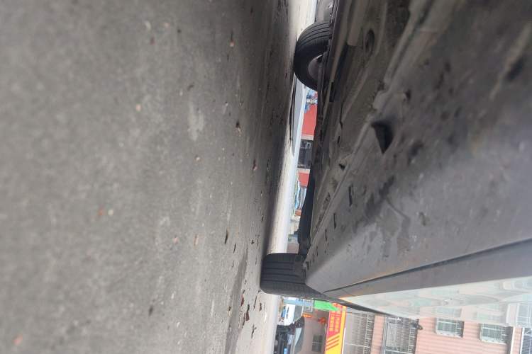 Used Luxgen U6 SUV 2014 2.0T ZhiZun Model Left Side Sill