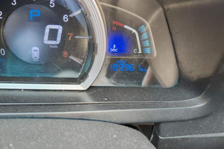 Used Luxgen U6 SUV 2014 1.8T Fashion Edition Odometer Close Up
