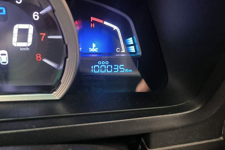 Used Luxgen U6 SUV 2014 1.8T Fashion Edition Odometer Close Up