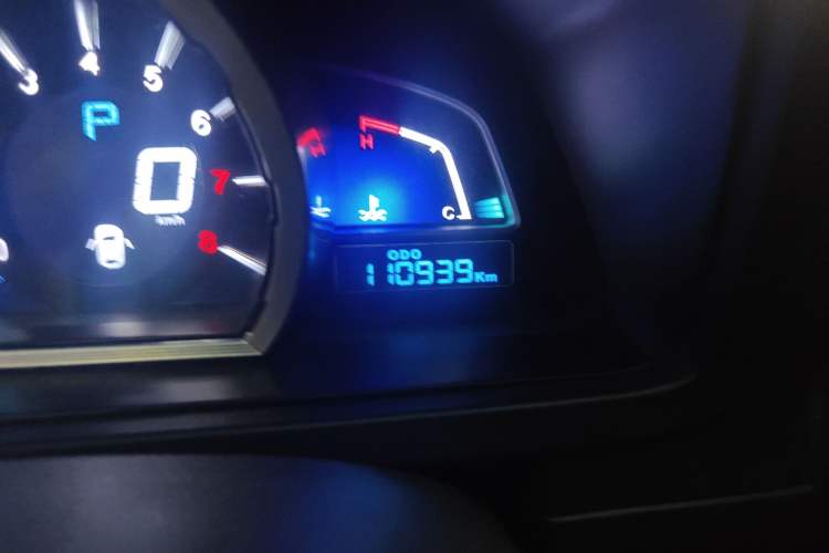 Used Luxgen U6 SUV 2014 1.8T Charm Version Odometer Close Up