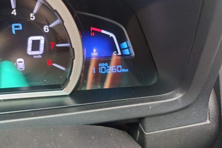 Used Luxgen U6 SUV 2014 1.8T Charm Version Odometer Close Up
