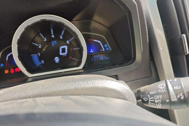 Used Luxgen U6 SUV 2014 1.8T Charm Version Odometer Close Up