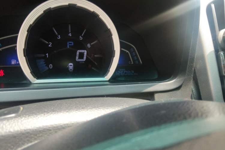 Used Luxgen U6 SUV 2014 1.8T Fashion Edition Odometer Close Up
