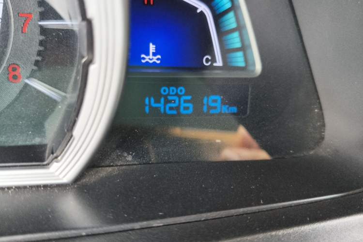 Used Luxgen U6 SUV 2014 1.8T Fashion Edition Odometer Close Up