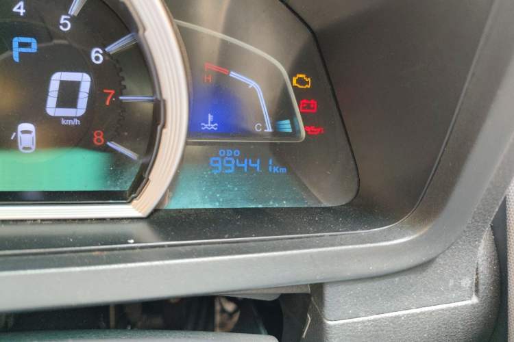 Used Luxgen U6 SUV 2014 1.8T Fashion Edition Odometer Close Up