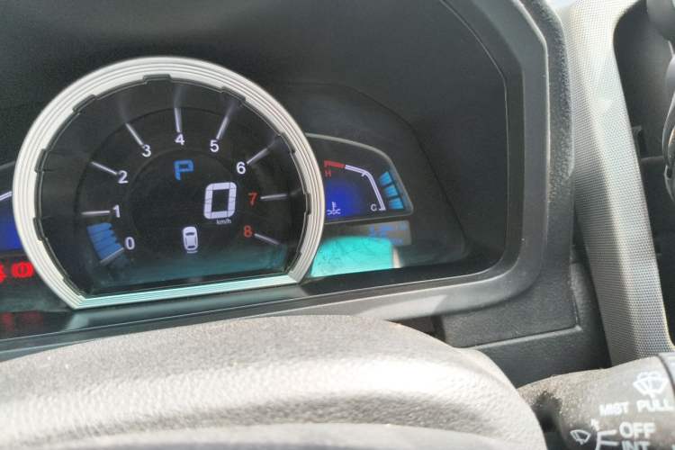 Used Luxgen U6 SUV 2014 1.8T Fashion Edition Odometer Close Up