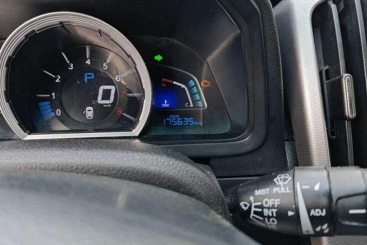 Used Luxgen U6 SUV 2014 1.8T Fashion Edition Odometer Close Up