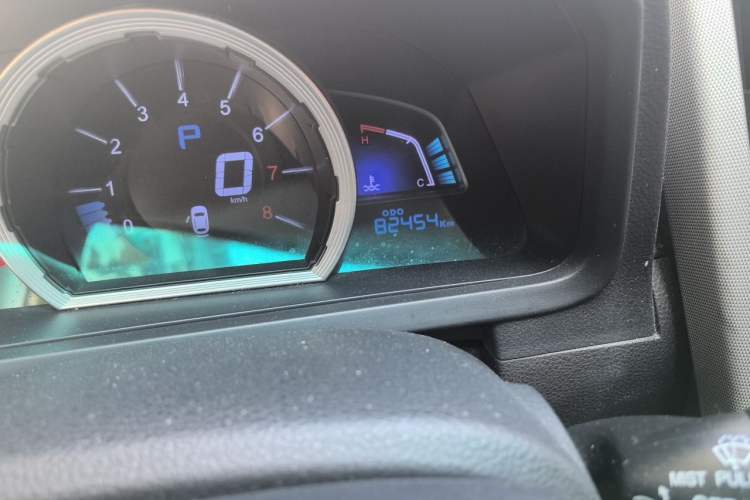 Used Luxgen U6 SUV 2014 1.8T Fashion Edition Odometer Close Up