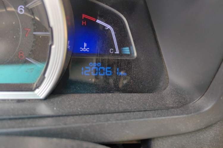 Used Luxgen U6 SUV 2014 1.8T Fashion Edition Odometer Close Up