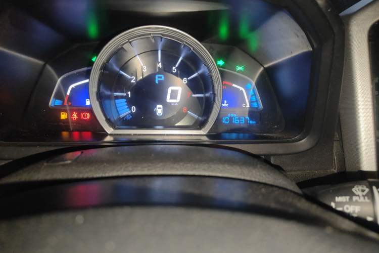 Used Luxgen U6 SUV 2014 1.8T Fashion Edition Odometer Close Up