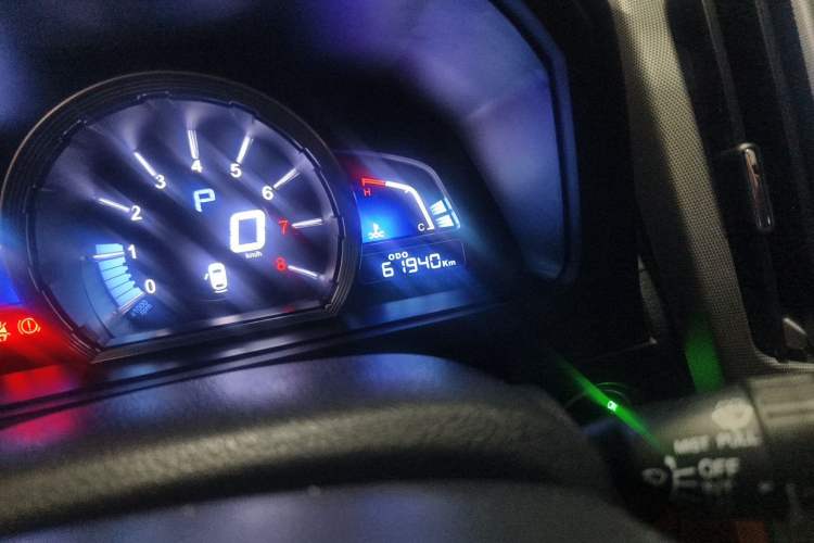 Used Luxgen U6 SUV 2014 2.0T Flagship Edition Odometer Close Up
