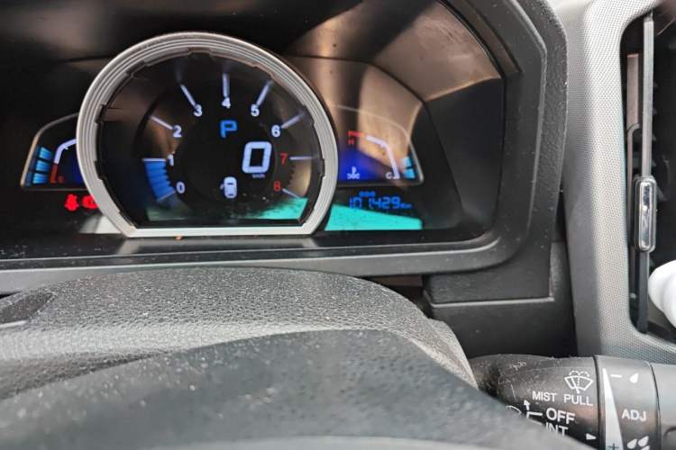 Used Luxgen U6 SUV 2014 1.8T New Innovation Type Odometer Close Up