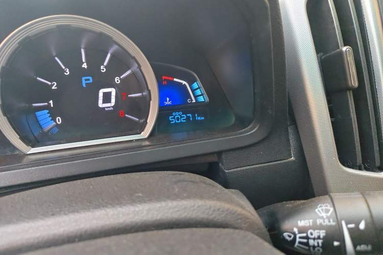 Used Luxgen U6 SUV 2014 1.8T New Innovation Type Odometer Close Up