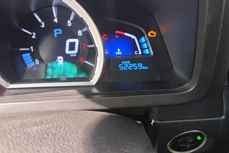 Used Luxgen U6 SUV 2014 2.0T Flagship Edition Odometer Close Up
