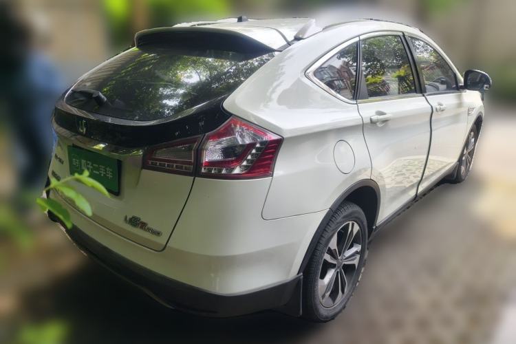 Used Luxgen U6 SUV 2014 1.8T Fashion Edition Rear Right 45 Deg