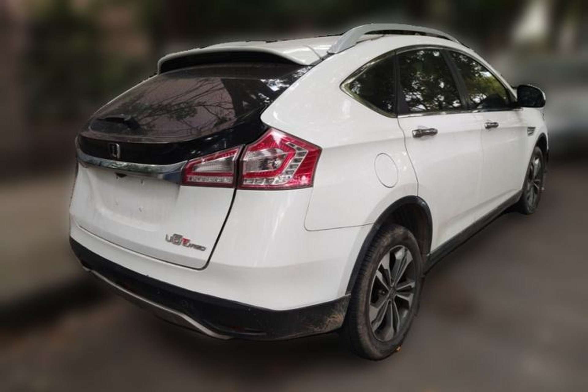 Used Luxgen U6 SUV 2014 1.8T Fashion Edition Rear Right 45 Deg