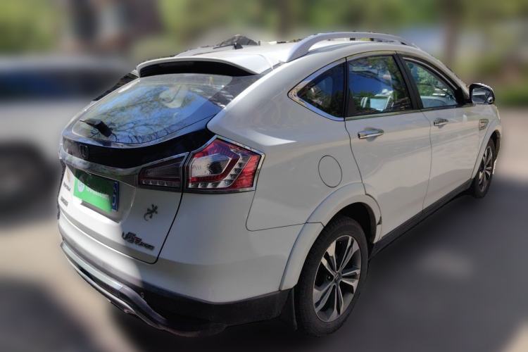 Used Luxgen U6 SUV 2014 1.8T Fashion Edition Rear Right 45 Deg