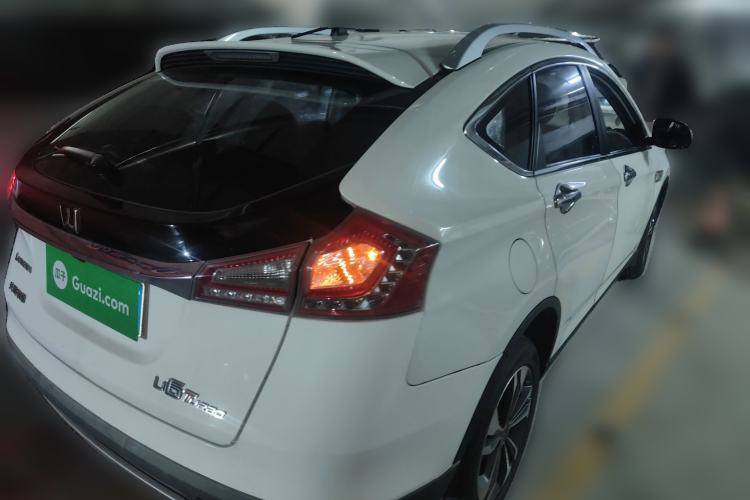 Used Luxgen U6 SUV 2014 1.8T Fashion Edition Rear Right 45 Deg