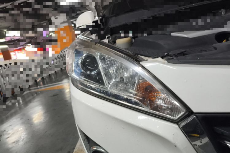 Used Luxgen U6 SUV 2014 2.0T ZhiZun Model Right Front Headlight