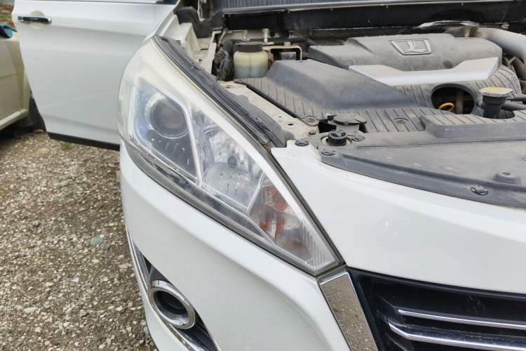Used Luxgen U6 SUV 2014 1.8T Fashion Edition Right Front Headlight