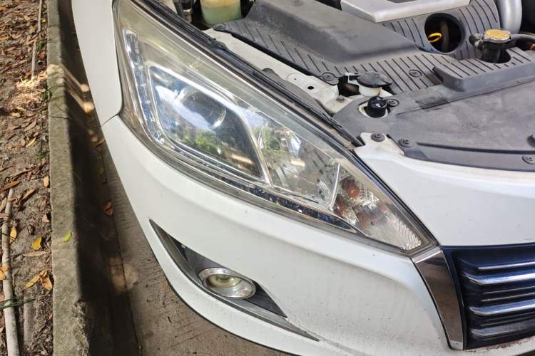 Used Luxgen U6 SUV 2014 1.8T Fashion Edition Right Front Headlight