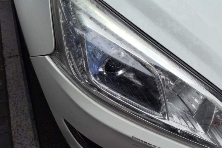 Used Luxgen U6 SUV 2014 1.8T Fashion Edition Right Front Headlight