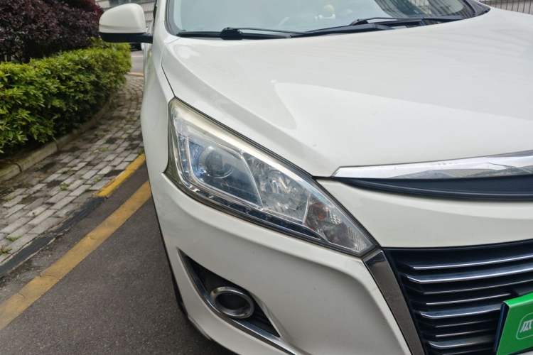 Used Luxgen U6 SUV 2014 1.8T Charm Version Right Front Headlight