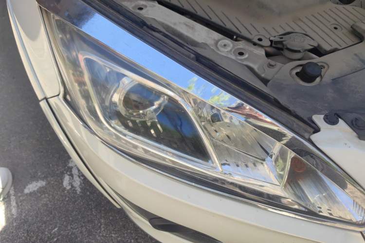Used Luxgen U6 SUV 2014 1.8T Fashion Edition Right Front Headlight