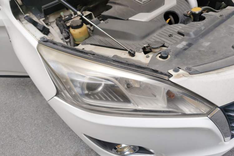 Used Luxgen U6 SUV 2014 1.8T Fashion Edition Right Front Headlight