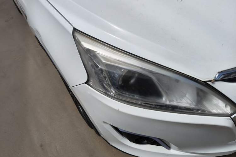 Used Luxgen U6 SUV 2014 1.8T Fashion Edition Right Front Headlight