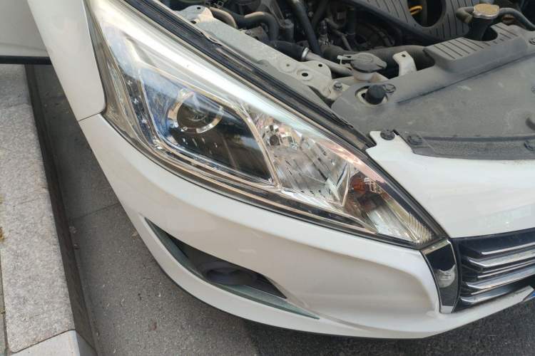 Used Luxgen U6 SUV 2014 1.8T Fashion Edition Right Front Headlight