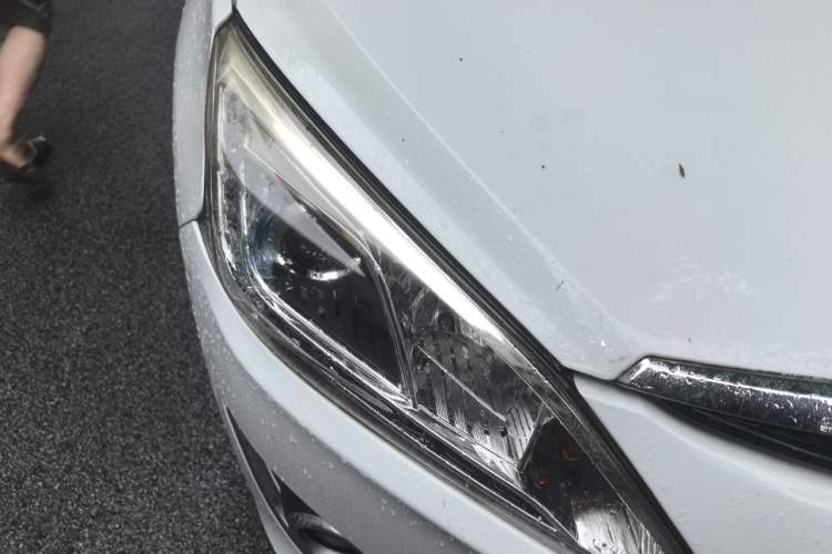 Used Luxgen U6 SUV 2014 2.0T Fashion Edition Right Front Headlight