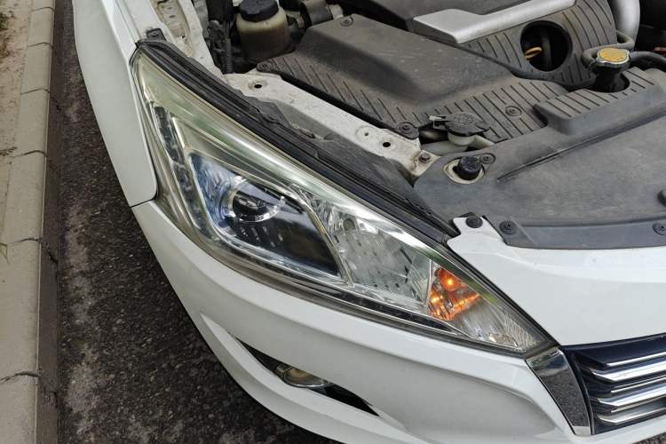 Used Luxgen U6 SUV 2014 1.8T Fashion Edition Right Front Headlight