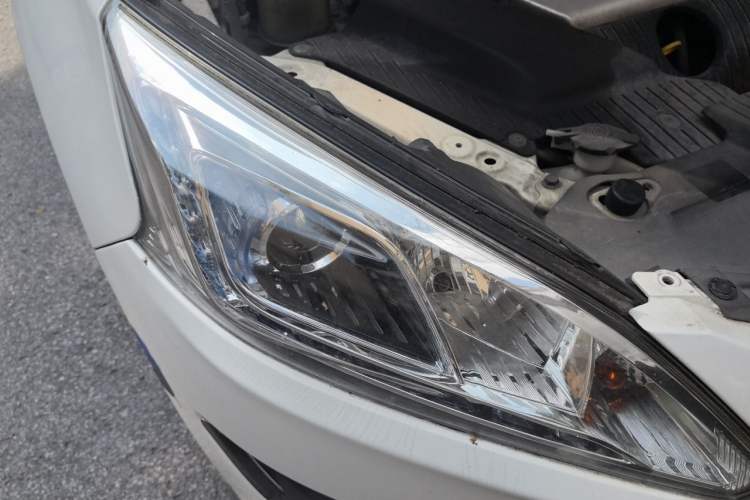 Used Luxgen U6 SUV 2014 1.8T Fashion Edition Right Front Headlight