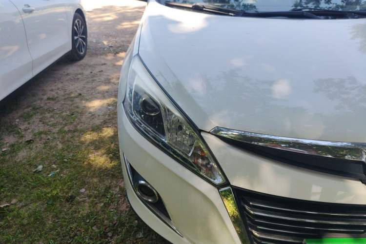 Used Luxgen U6 SUV 2014 1.8T ZhiZun Model Right Front Headlight